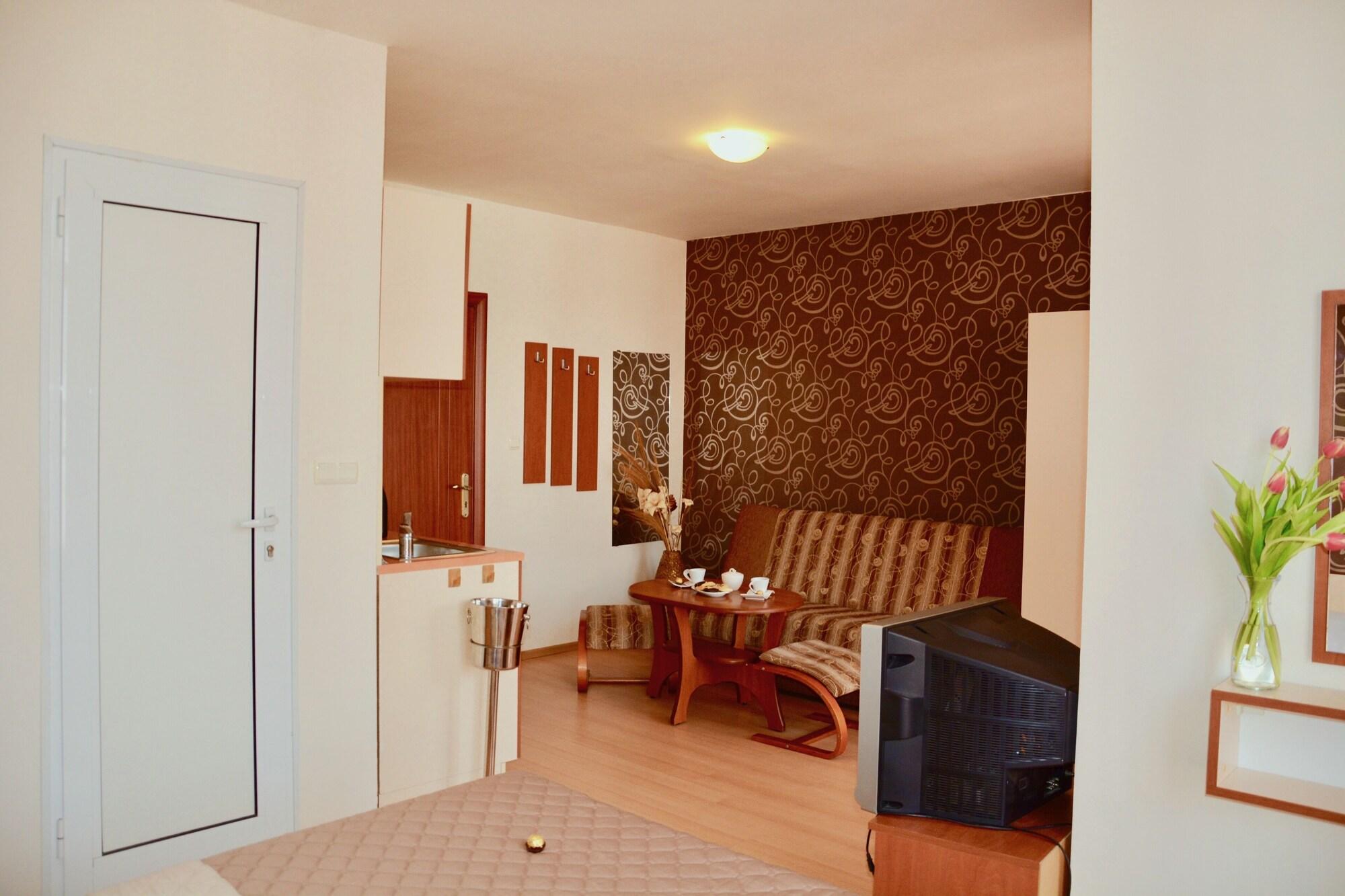 Rainbow 2 Holiday Complex Слънчев бряг Екстериор снимка