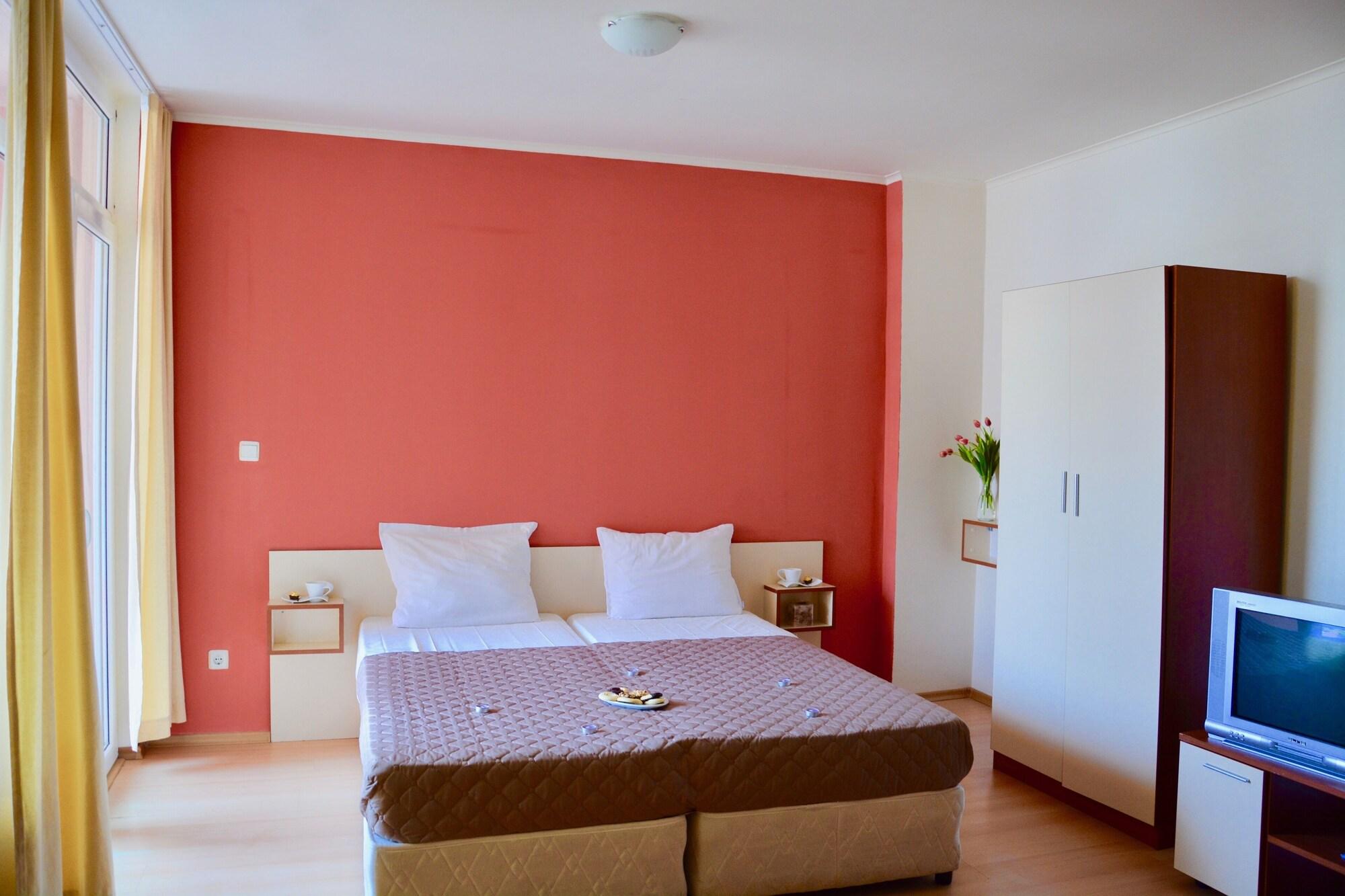 Rainbow 2 Holiday Complex Слънчев бряг Екстериор снимка